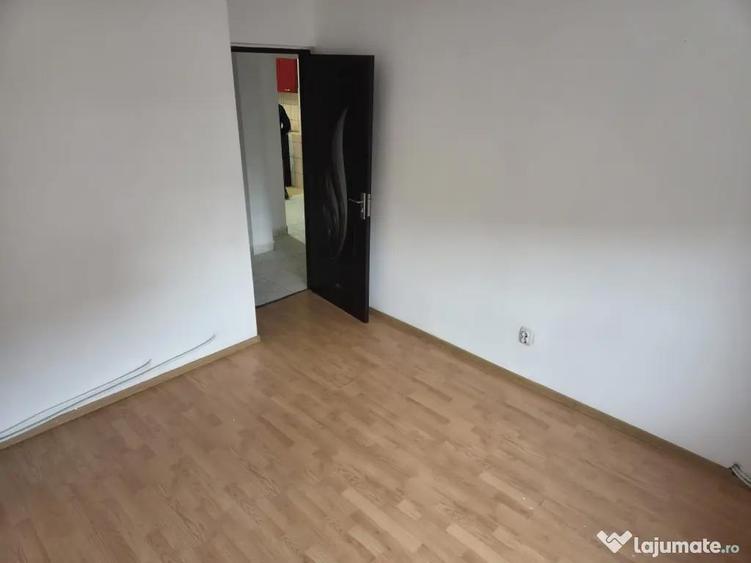 Apartament 3 camere decomandat Cetate - 11