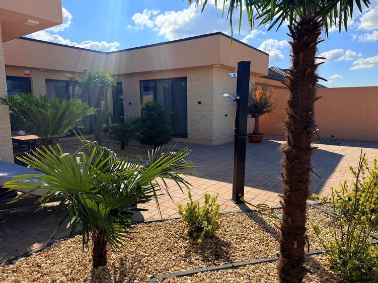 Complex de case individuale cu 3 camere, pe parter. Comision 0 - 1