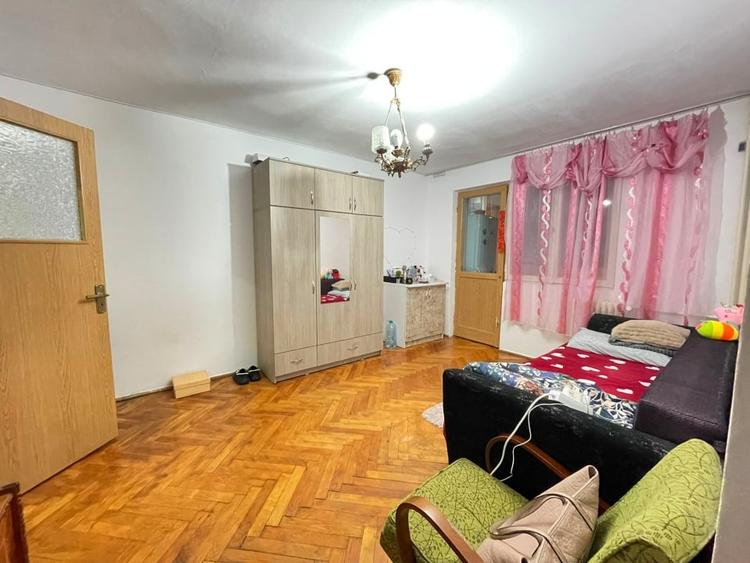 Apartament 2 camere-Podu Ros-Piata Nicolina-etaj intermediar - 1