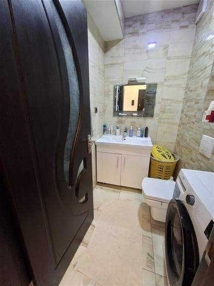 Apartament cu 3 camere nedecomandat, mobilat în Tractorul