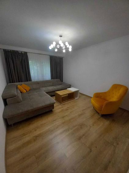 Inchiriez apartament, 2 camere, decomandat, etaj 1, zona soarelui - 3