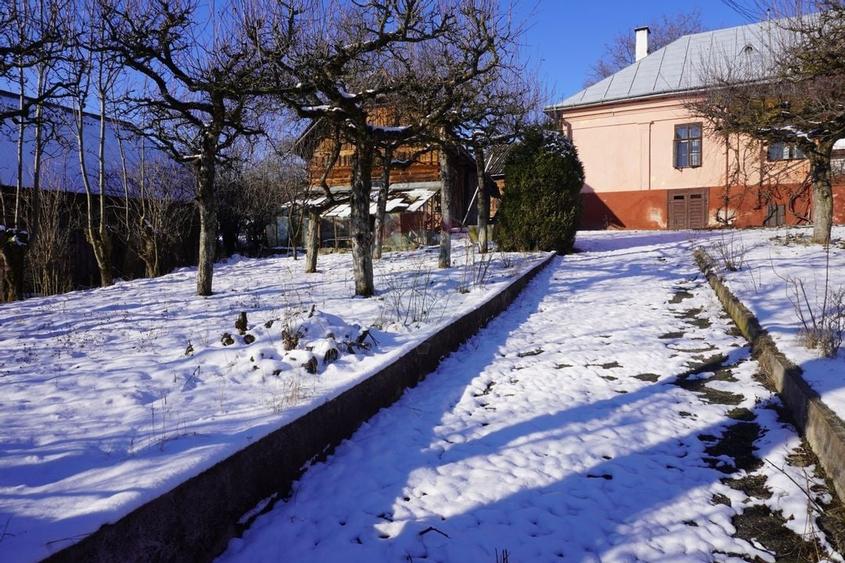 Casa de vanzare in centrul satului Desesti, Maramures - 3