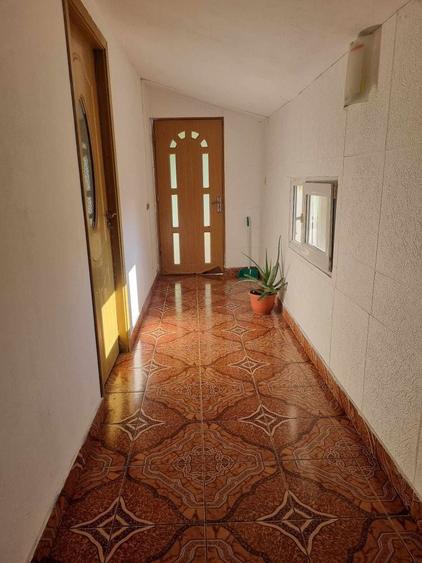 Ofer spre inchiriere doua camere la vila - 1