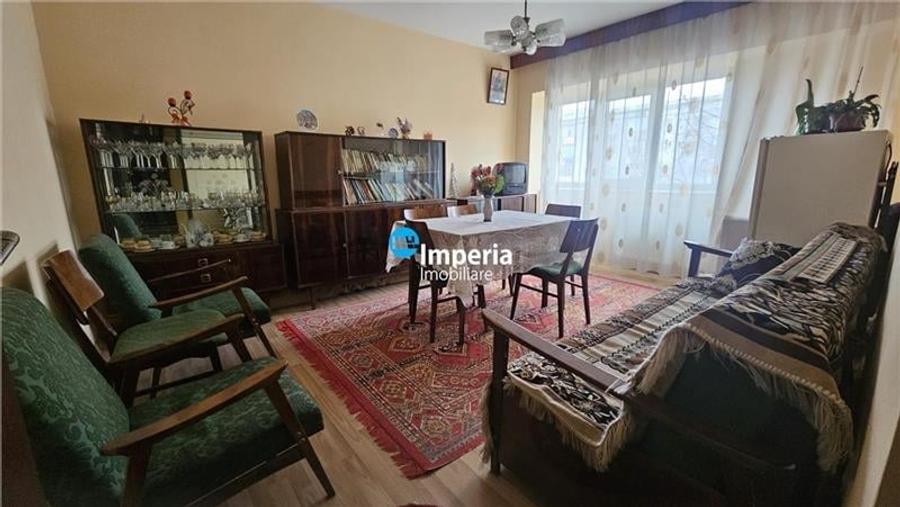 Apartament 4 camere de vanzare in Iasi  zona Dacia, etaj 2 - 1