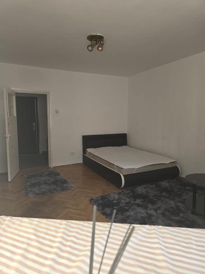 Ocazie!! Garsoniera confort 1  Circumvalațiunii langa Piata 700 etaj 1 mobilat - 3