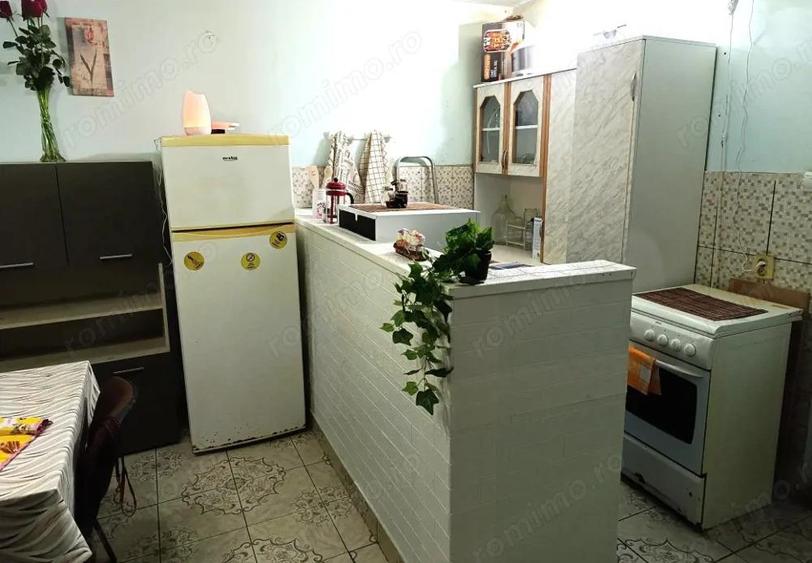 Casa de vanzare la 100 m de AFI Ploie?ti 50.000 (negociabil) - 1