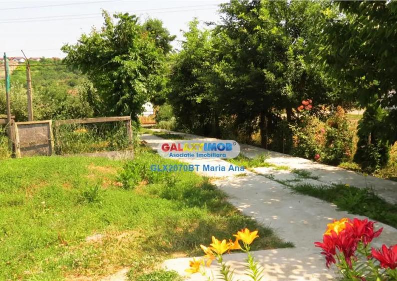 Curtesti, Botosani , Teren generos cu casa si anexa! - 1