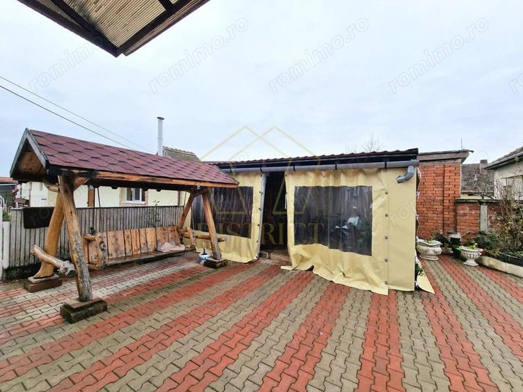 Casa individuala spatioasa, renovata total pe parter I Recas | COM 0% - 14