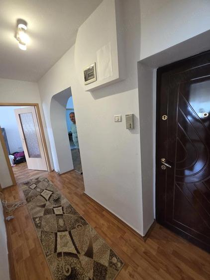 De vanzare apartament 3 camere zona Lunca, Re?i?a - 8