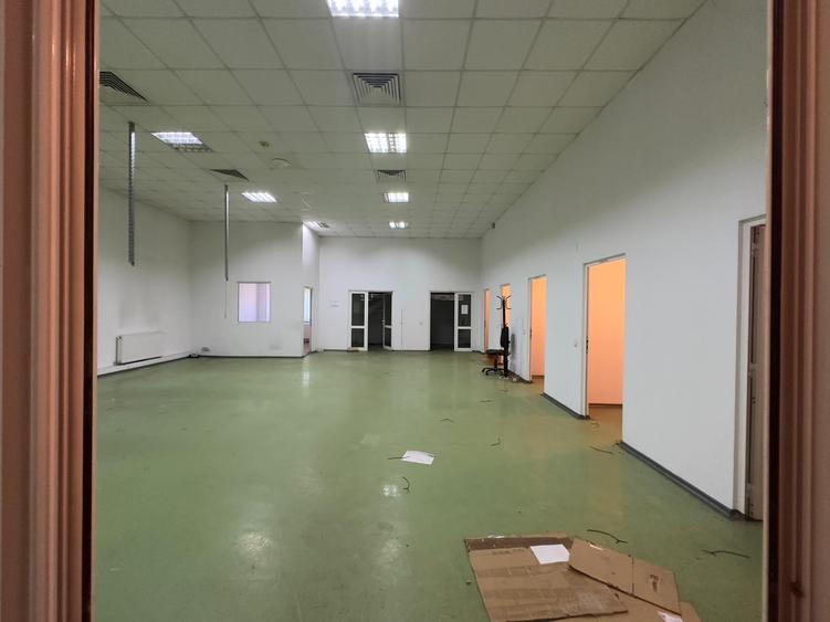Spatiu/ hala langa intersectie cu Mega Image - sos. Nicolina - 21