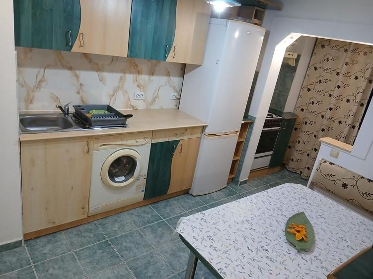Apartament cu 2 camere decomandat în Vasile Aaron