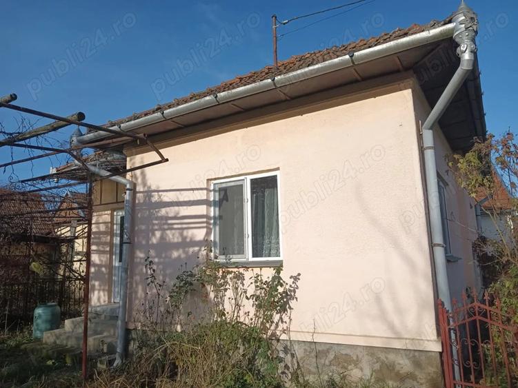 Vand casa in Mihaiesti jud.Hunedoara .Detali la tel. . - 1