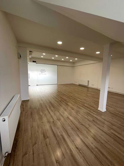 Inchiriez spatiu de 65mp, open space, zona str Paris (Rivus mall) - 1