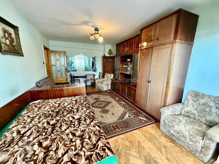 Apartament 3 camere, decomandat, situat in Floresti, zona Lidl