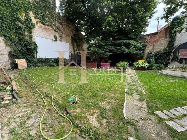 Cladire istorica.Centrala proprie.Curte amenajata cu spatiu verde - 19