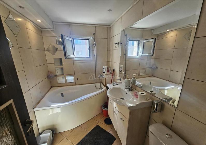 Resita, 2 Cam. Dec., Mobilat Utilat, Micro 4 - 2