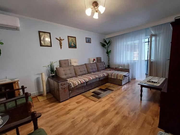 Apartament 4 camere decomandat, 80 mp, etaj 1/4– Frumoasa, 2 bai, - 1