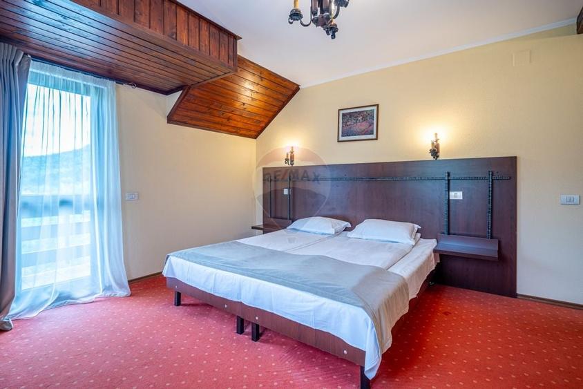 Proprietate deosebita de vanzare in Busteni - Pensiune + Duplex - 14