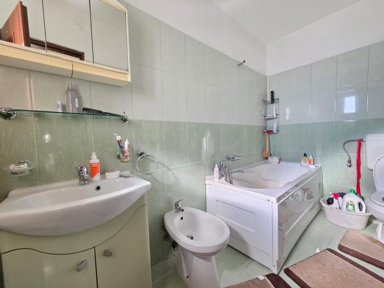 Gospodarie pe teren peste 1100mp, pe trei niveluri, Centru-Harman - 13