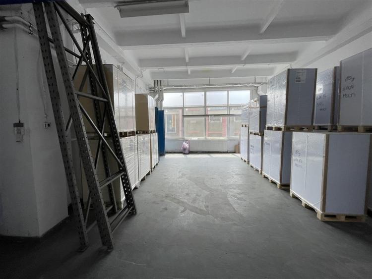 Hala industriala de inchiriat 614mp acces facil Piata 1 Mai. - 7