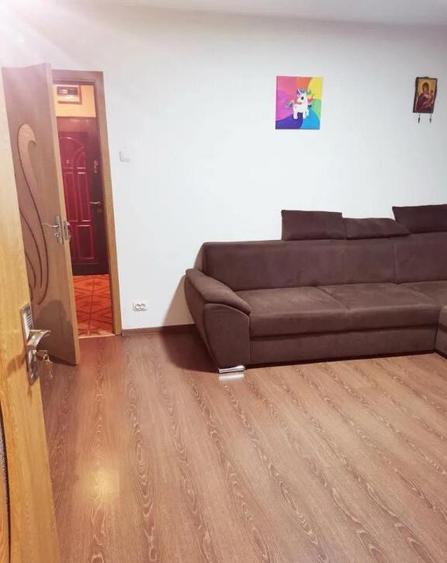 Apartament cu 2 camere, decomandat - zona Tractorul. - 9