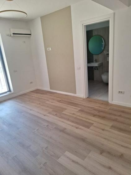 Tomis Nord, spatiu ideal BIROURI, 300 mp., curte, 2 locuri parcare - 8