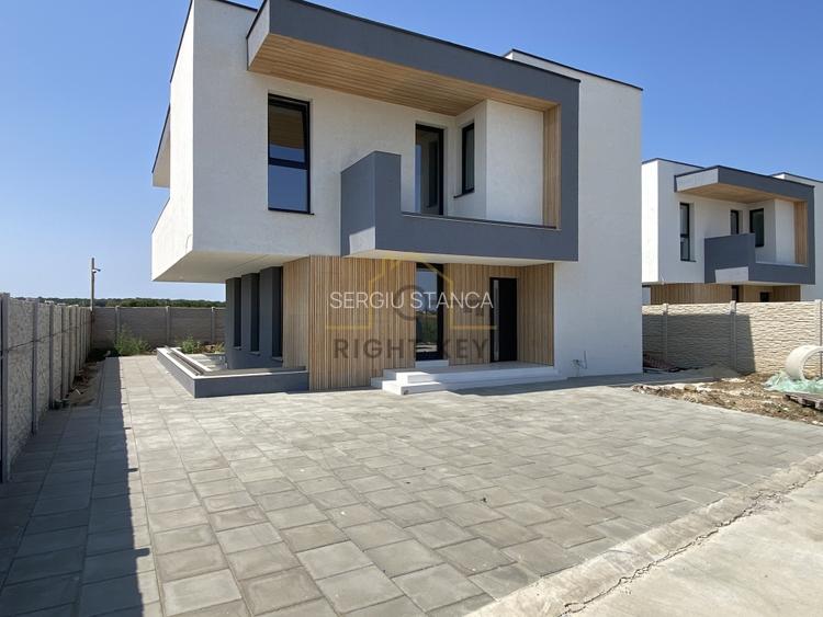 Vila moderna, 140mpu, 400mpt, panouri, baterii, utilitati! Comision 0%