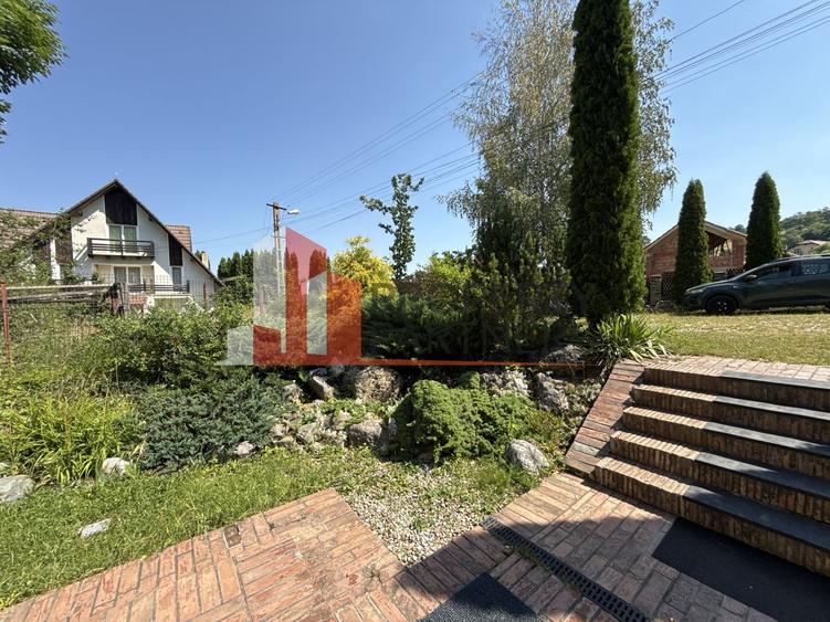 Pensiune  în Bran, sat Poarta – Afacere la cheie, locație premium - 8