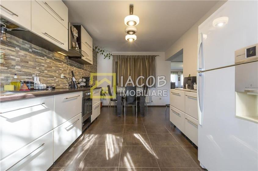 Vila cu 6 camere, 952 mp teren, Saucesti, Bacau - 14