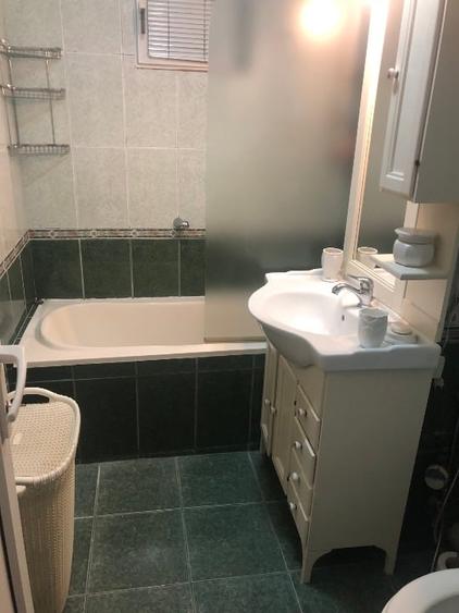 Inchiriez apartament 4 camere, etaj 1, strada UNIRII, Nr.70, Bloc D - 1