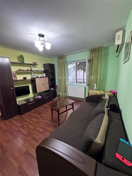 Apartament cu 2 camere semidecomandat, mobilat în Berceni