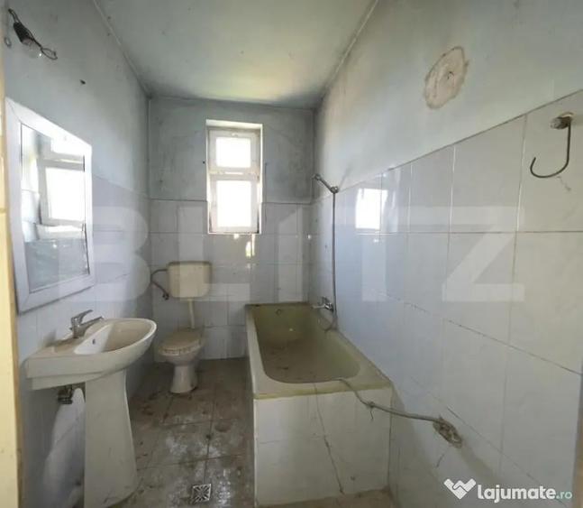 Casa de vanzare cu 2 camere,80 mp,zona sat Ambud comuna Paul - 2