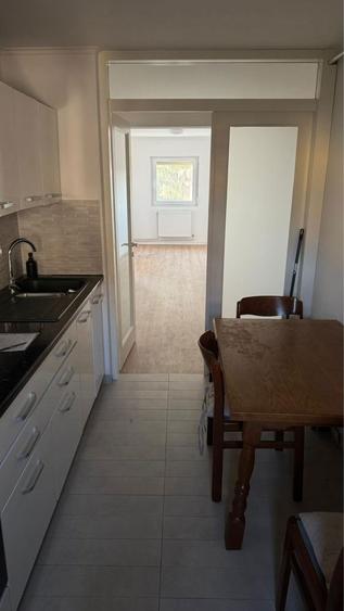 Inchiriez apartament cu 3 camere - 2