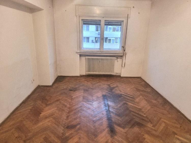 Apartament 4 camere, 91mp, Gara de Nord, 1 minut de metrou,ideal pentru renovare - 6