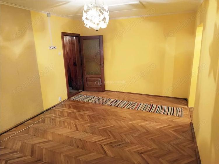 Apartament 2 camere in zona centrala Moldova Noua - 16