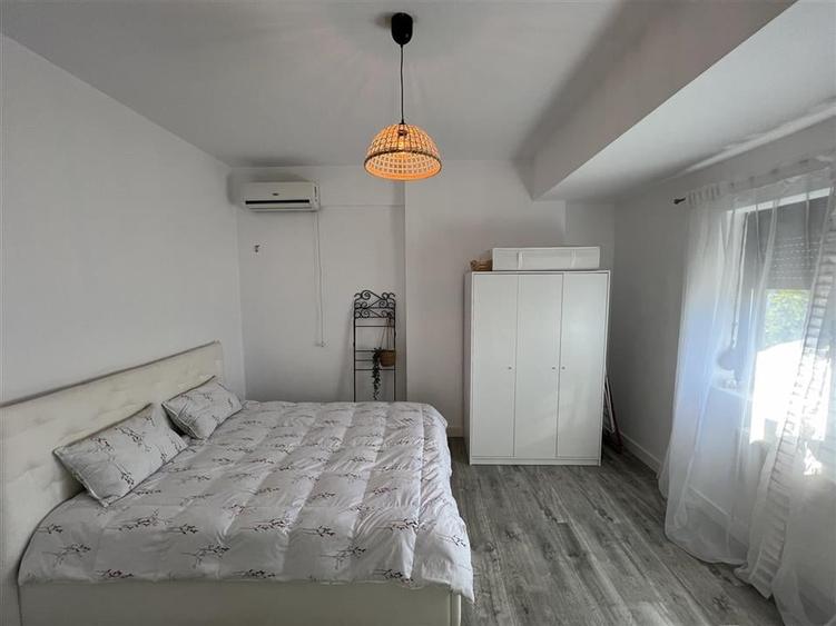 Garsoniera bloc nou, et 2, mobilata + utilata,  Scoala 2 - 4