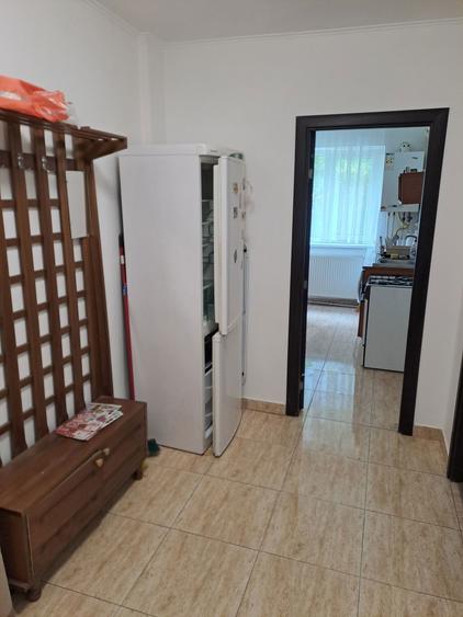 Inchiriez apartament , etaj 1 Bulevardul Roman Musat - 3