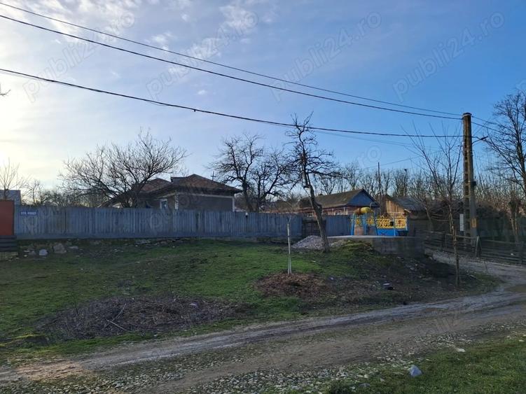 Casă cu Teren 1214 Mp în Beștepe