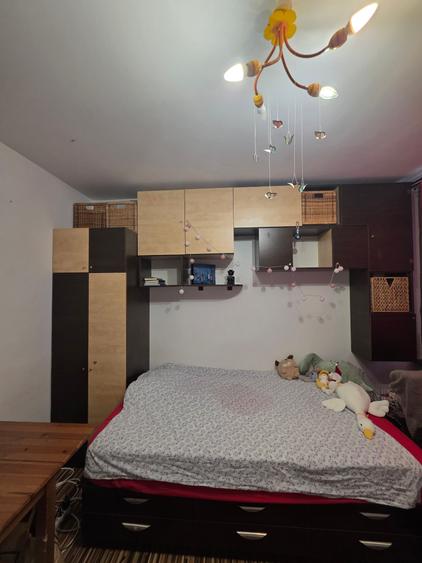 Apartament cu 4 camere semidecomandat în Tomis Nord