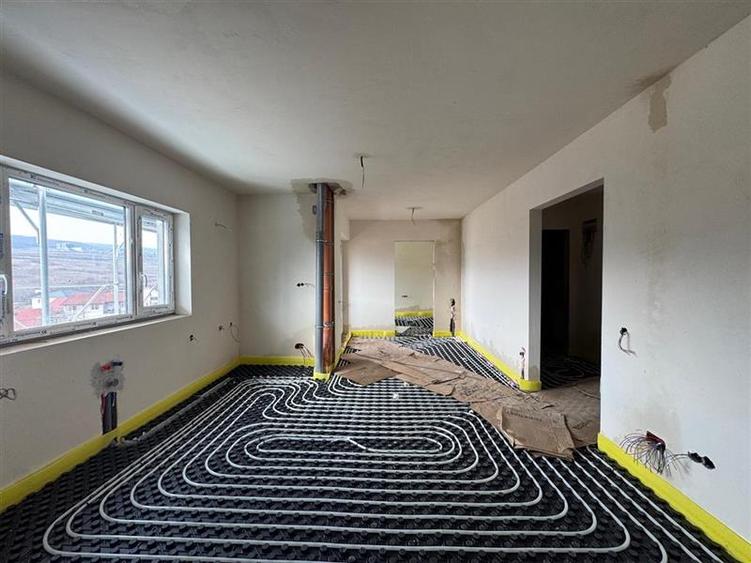 Apartament cu 2 camere semidecomandat în Iris