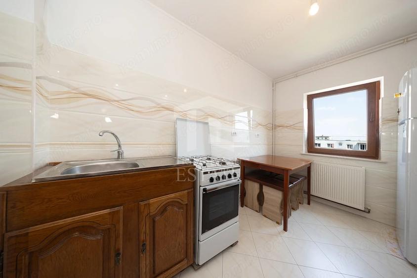 Apartament cu 3 camere decomandat în Electroprecizia