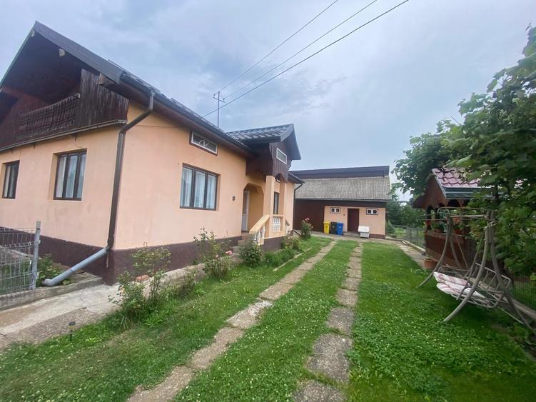 Casă individuală cu 3 camere cu Teren 1200 Mp în Soloneț