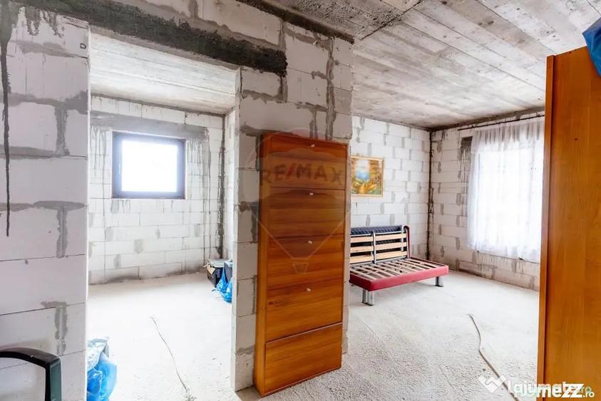 Casă cu 5 camere cu Teren 1240 Mp în Băbana