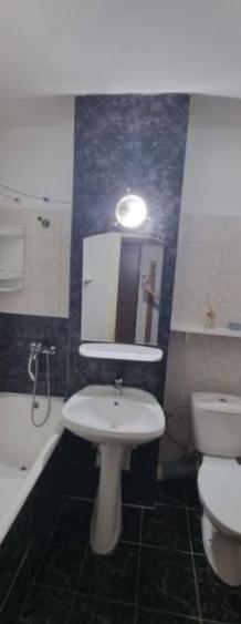 Garsonieră semidecomandată în Casa de Cultură