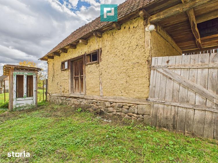 Casă cu 4 camere cu Teren 1080 Mp în Dezna