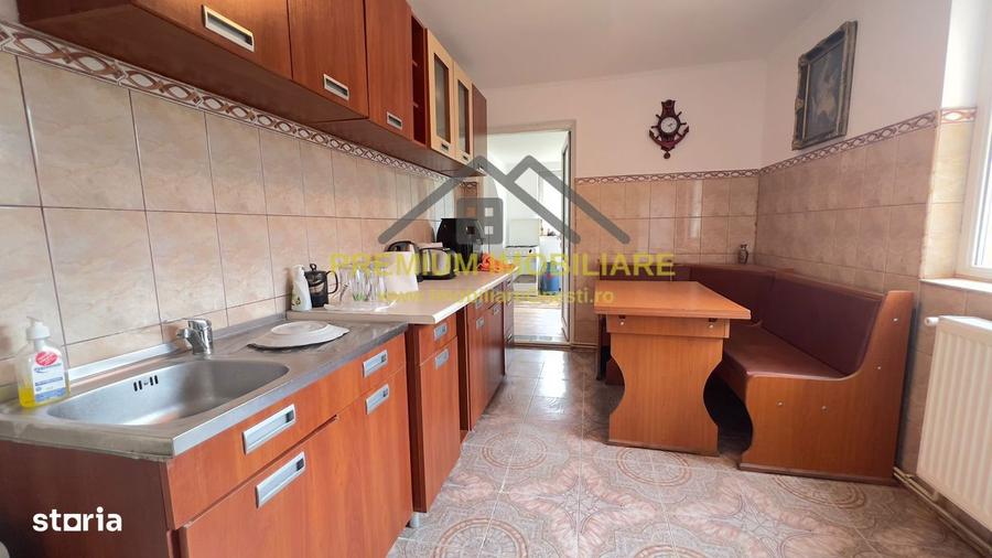 Casă cu 6 camere cu Teren 2500 Mp în Bogdănești