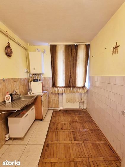 Garsonieră decomandată în Sud