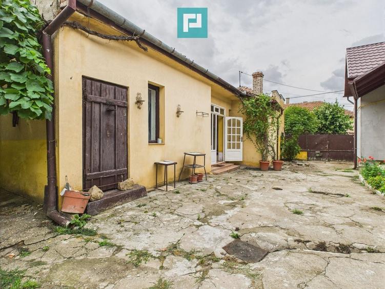 Casă individuală cu 3 camere cu Teren 240 Mp în Pârneava