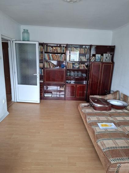 Apartament cu 3 camere decomandat în Pantelimon
