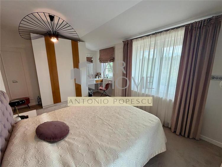 Duplex cu 5 camere cu Piscina în Păulești